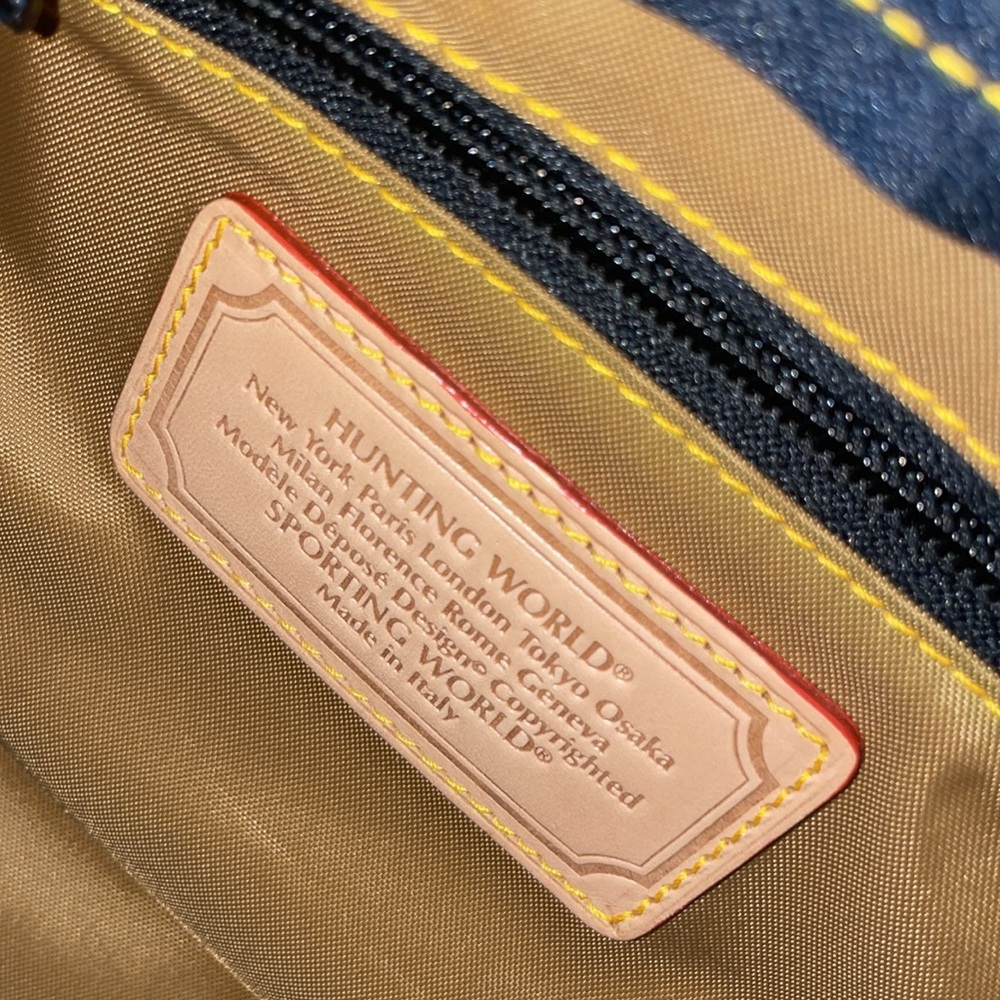 Hunting World Circler Hand Bag - Picture 4 of 8